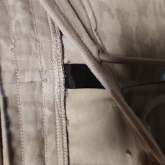 Alphalete Core Joggers Silver Camo - Men's Size Small - Picture 6 of 11